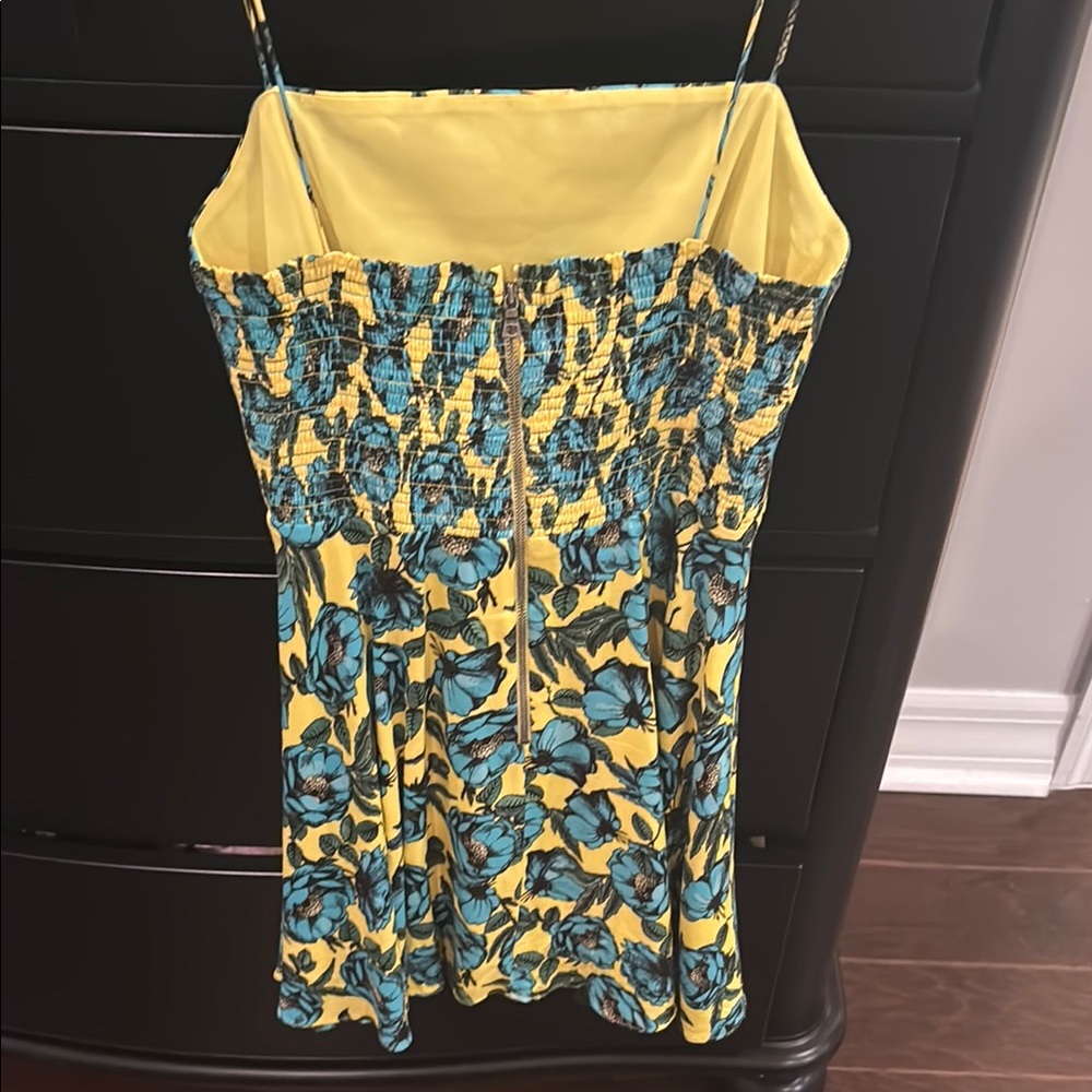 Alice + Olivia Yellow Floral Mini Dress - Picture 4 of 6